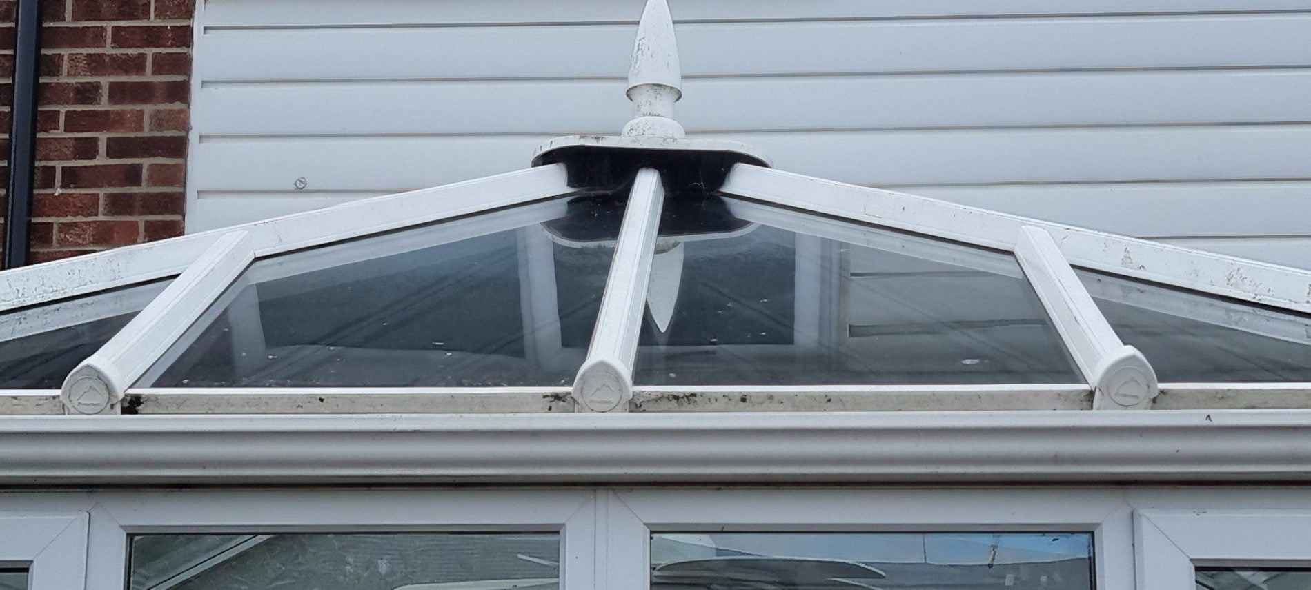 Conservatory Roof Cleaning Services in Thorpe Bay | EcoClean Services Ltd.-2